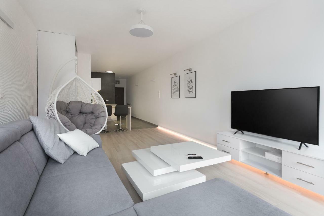 Lajsnij Sobie Apartment พอซนาน ภายนอก รูปภาพ